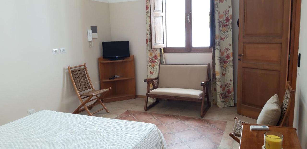 Cottage La Roccia Merine Dış mekan fotoğraf